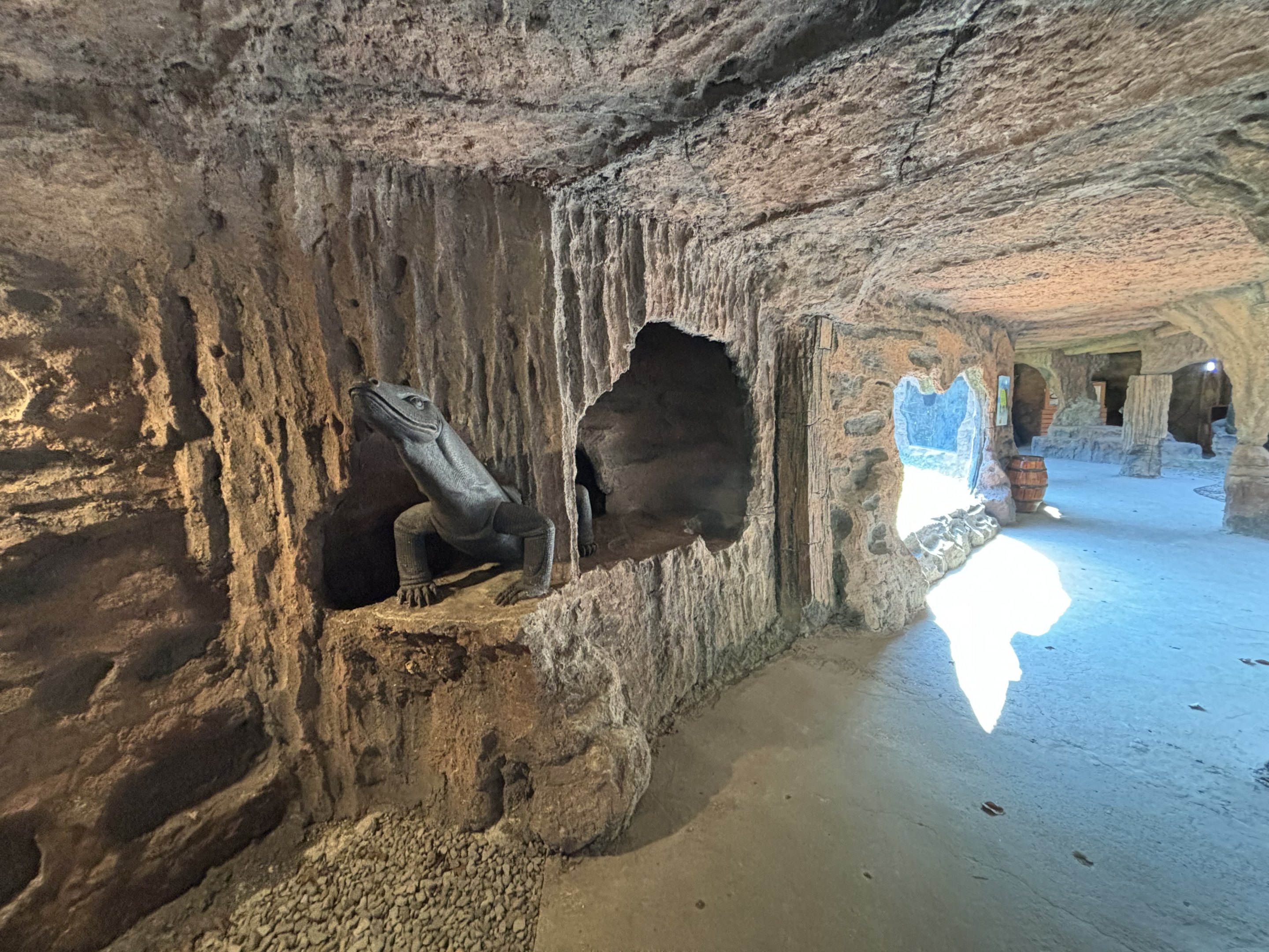 Komodo Dragon Cave - Solo Safari