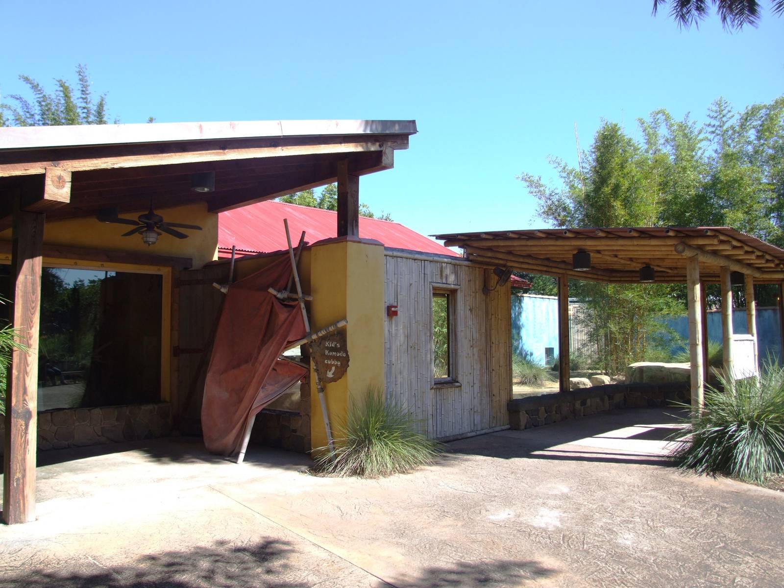 Komodo Dragon Enclosure at Jacksonville, 10/10/13