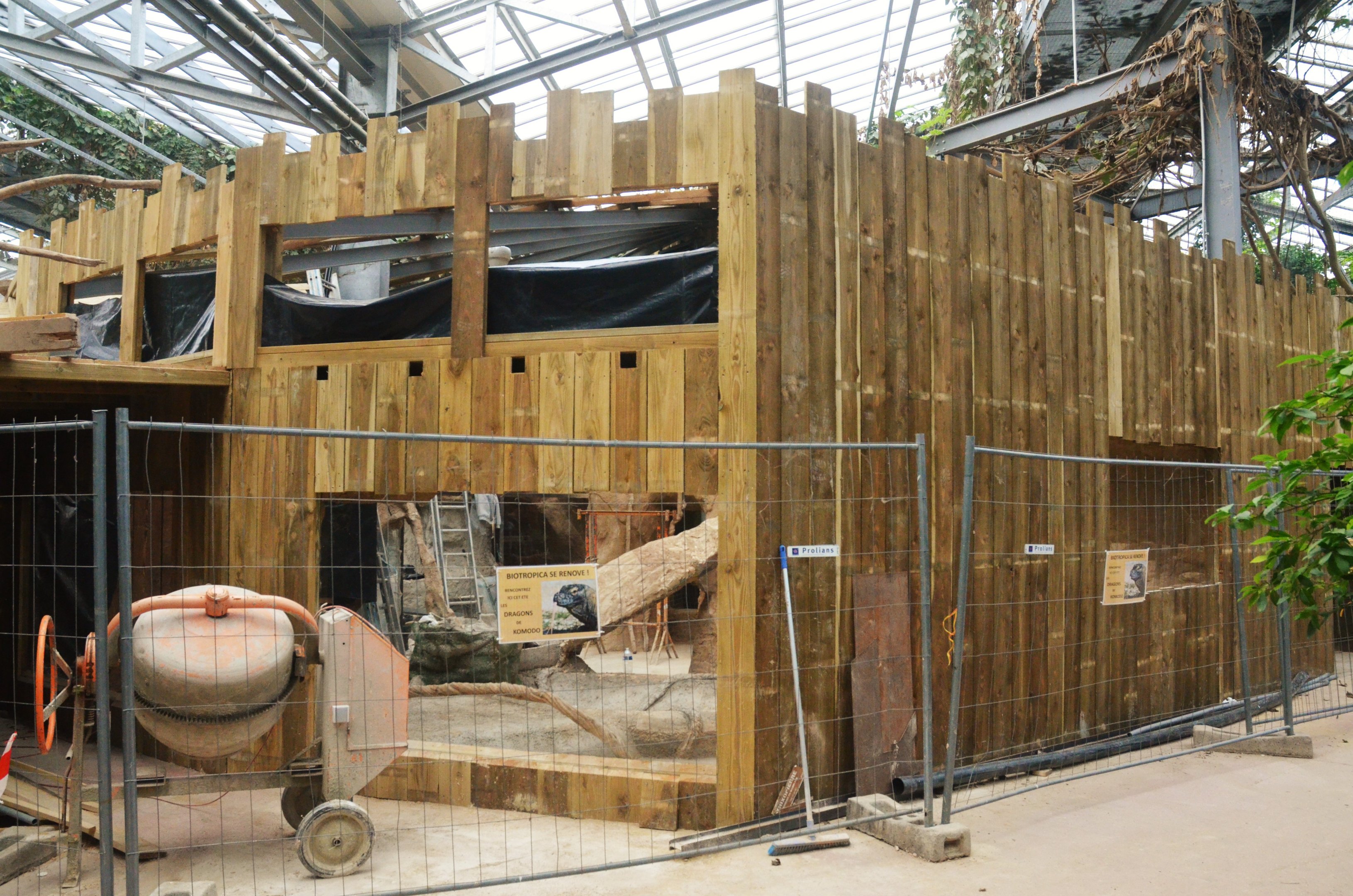 Komodo Dragon Enclosure Construction at Biotropica, 16/06/18
