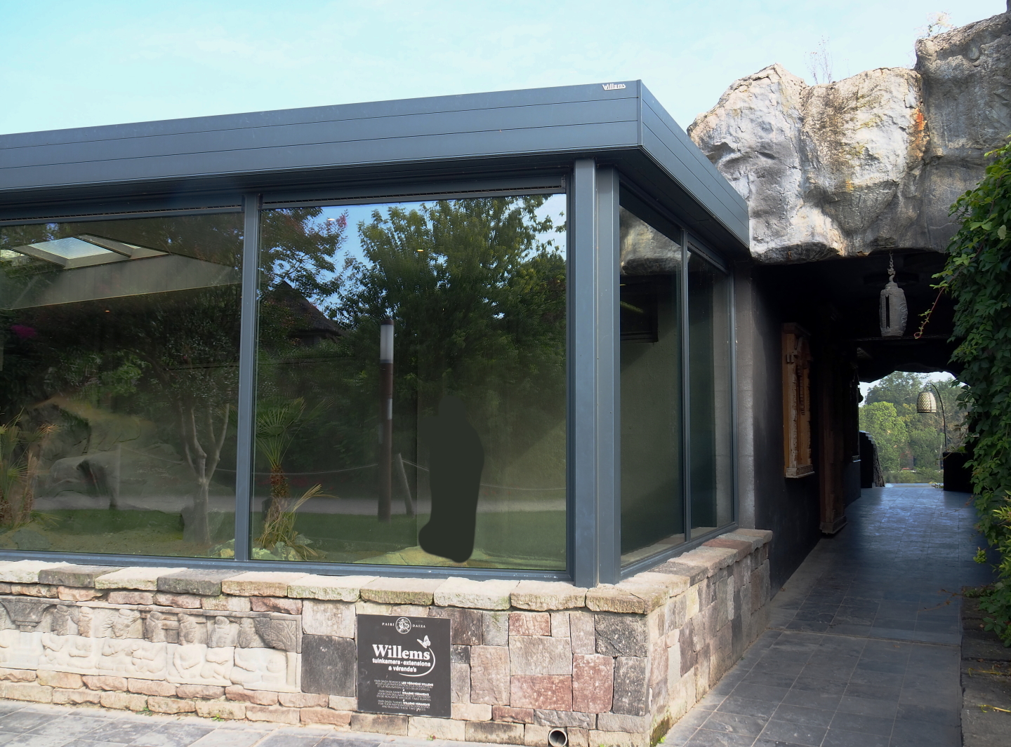 Komodo dragon house and passageway, 2021-09-02