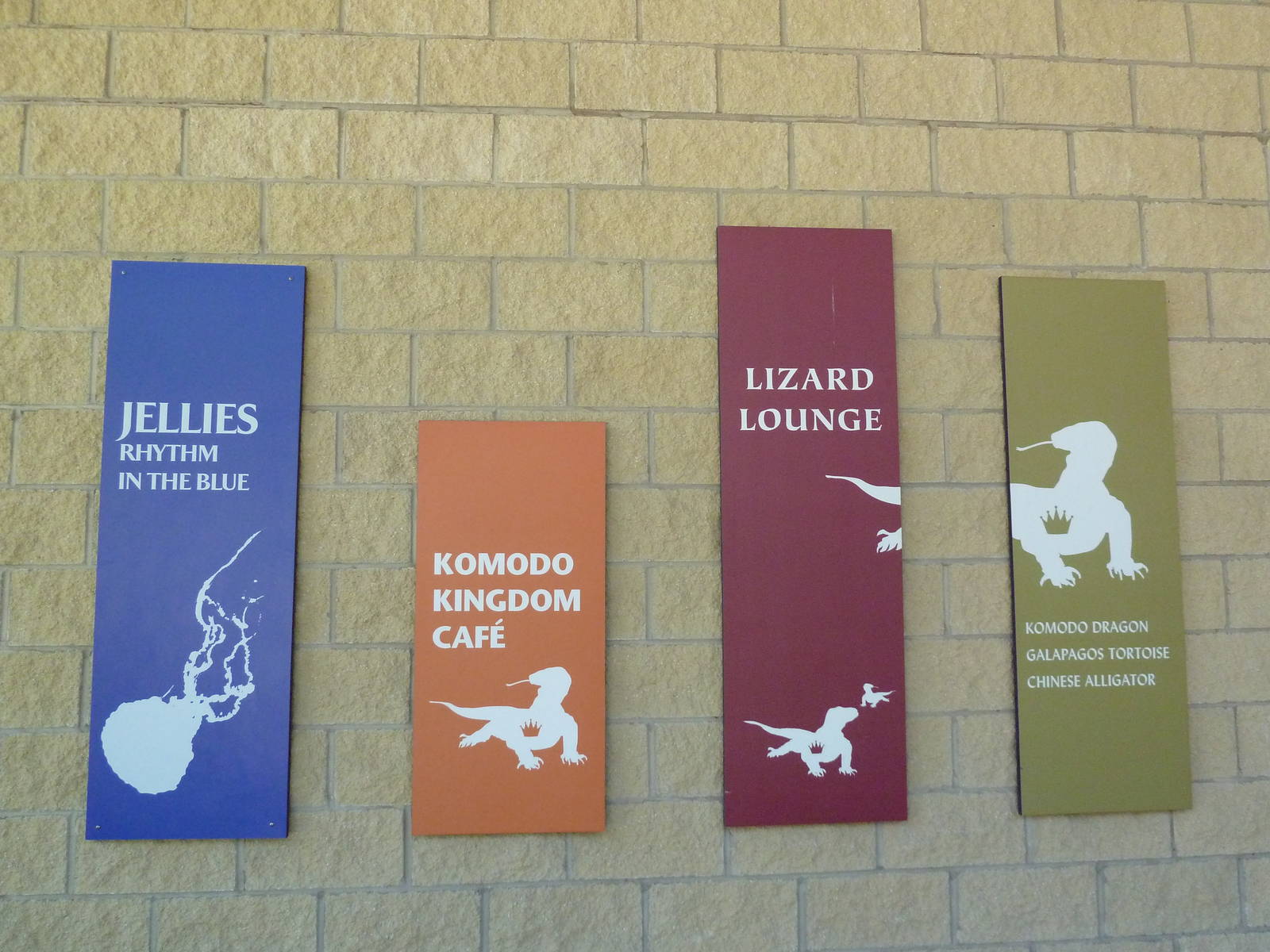 Komodo Kingdom - Entrance Signage