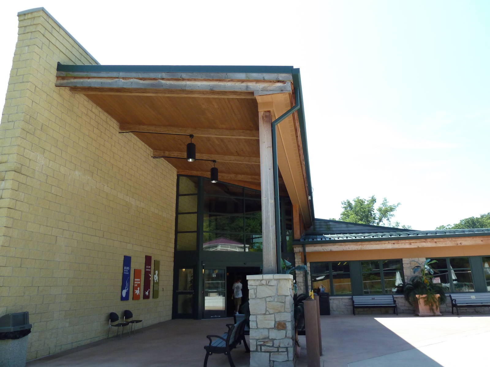 Komodo Kingdom - Main Building