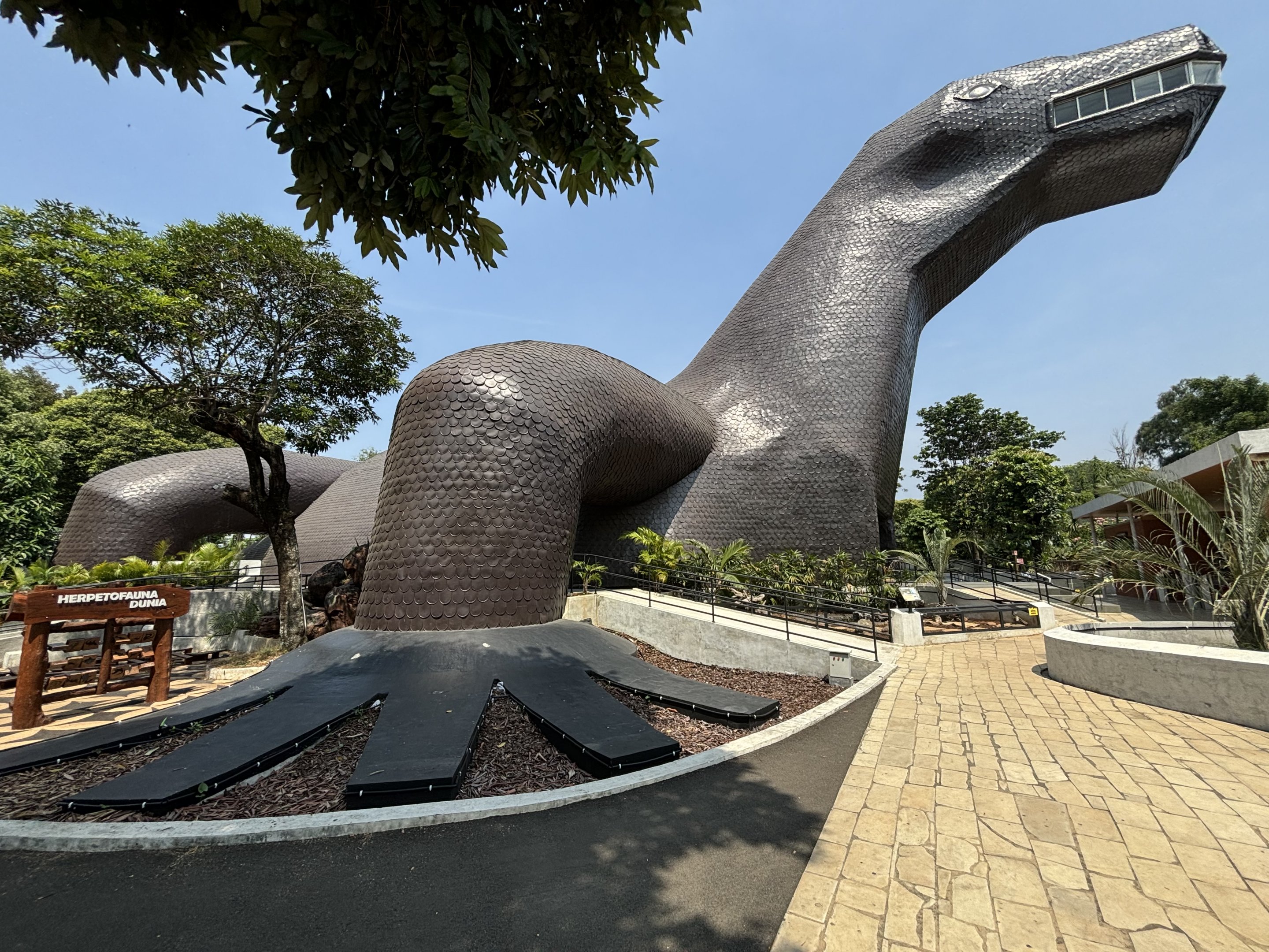 Komodo Museum Reptile Park