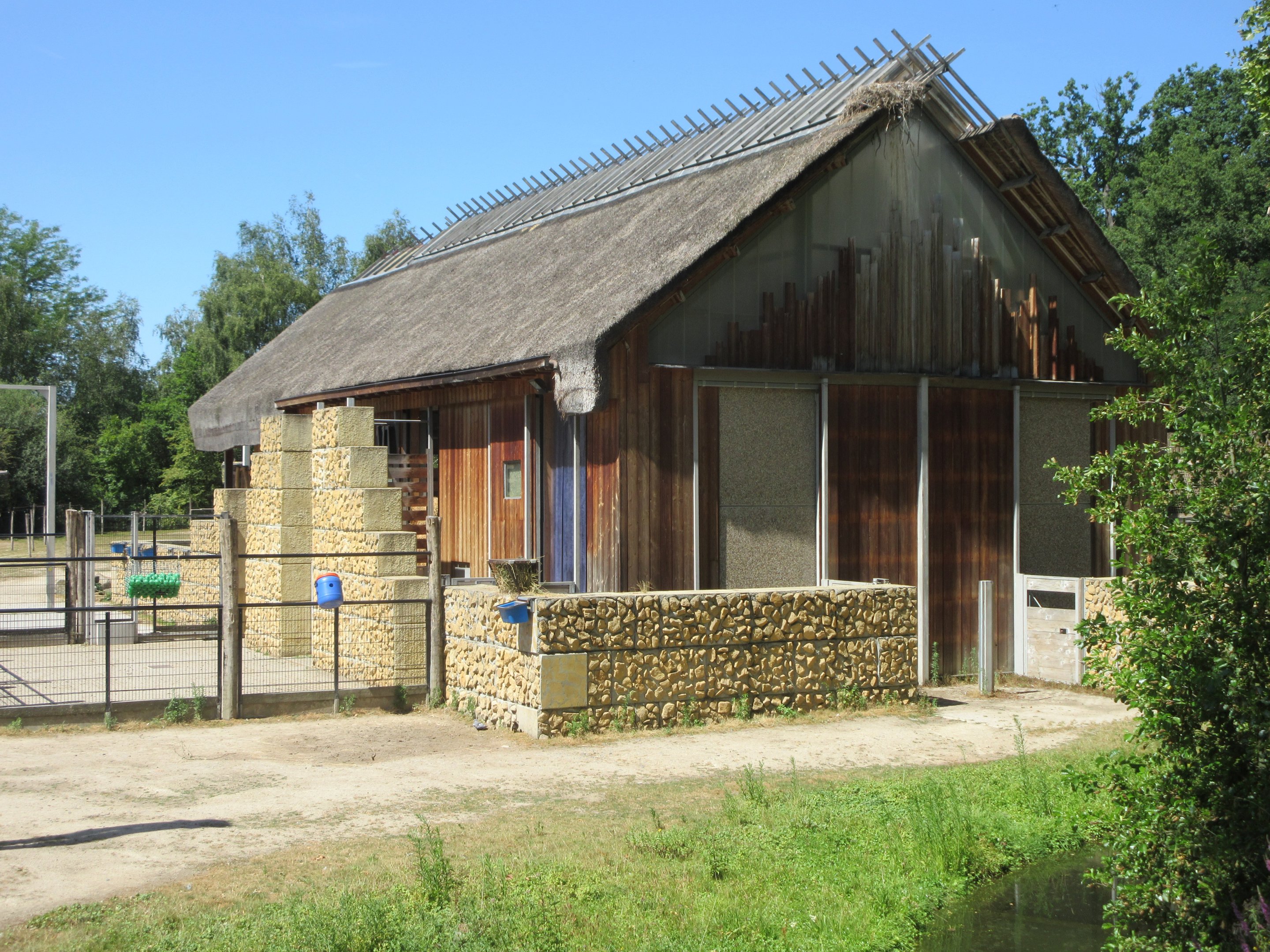 Kordofan Giraffe Barn