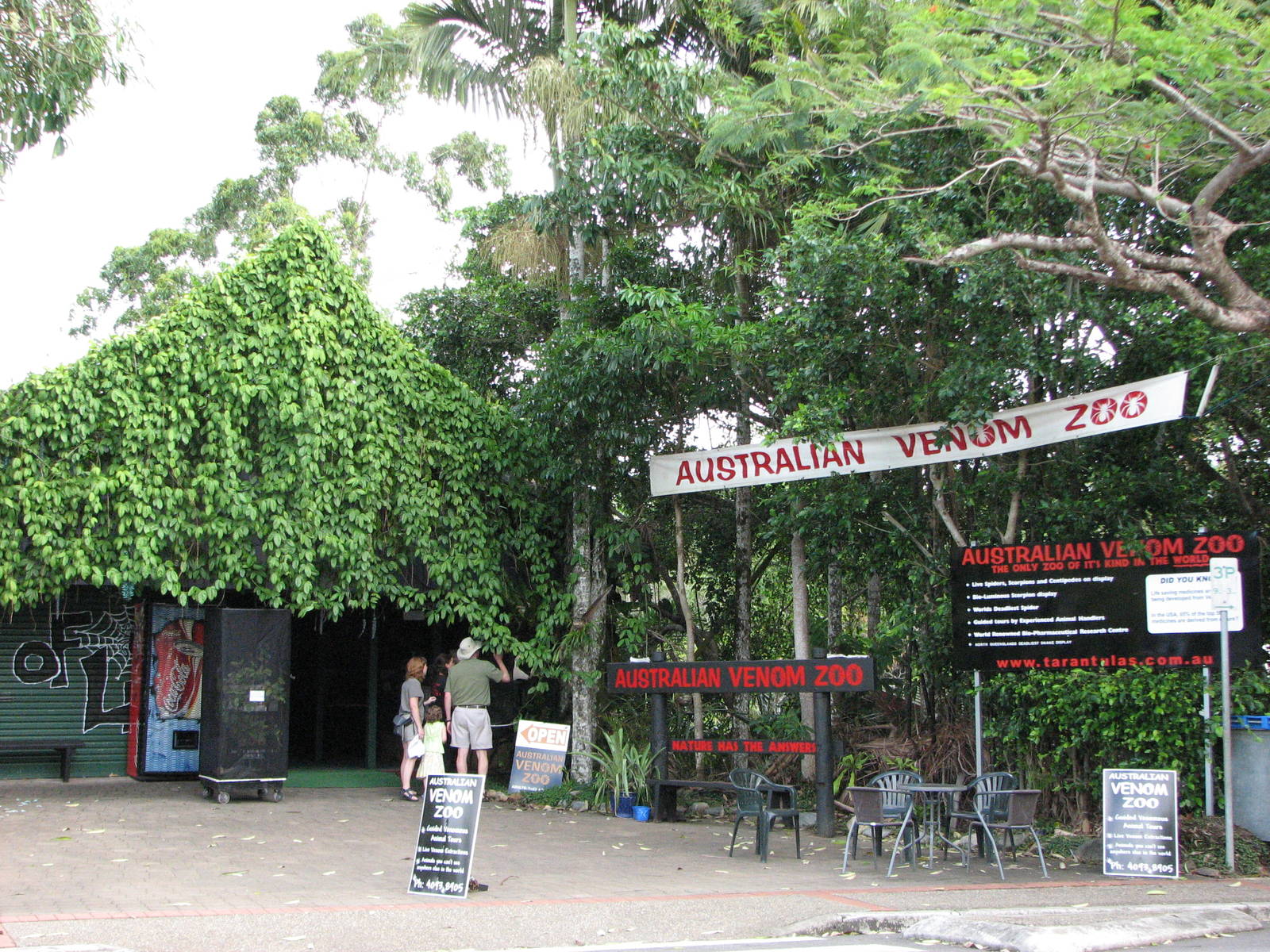 Kuranda Venom Zoo 2007 - Outside Kuranda Venom Zoo