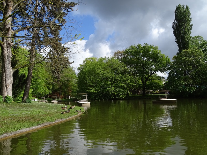 Lake with gondoletta ride