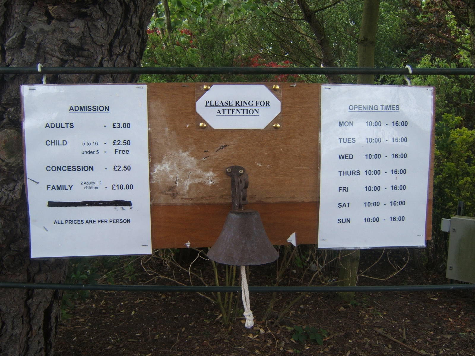 Lakeside Bird of Prey Centre.Opening times and prices at the entrance