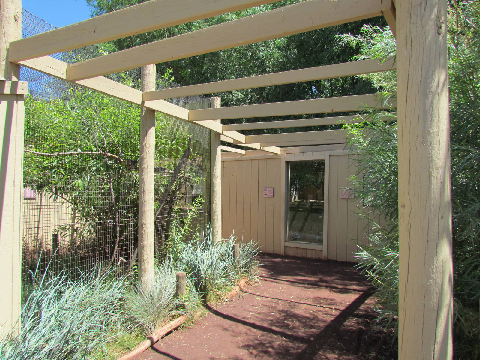 Land Down Under - Aviary and Singing Dog Exhibits
