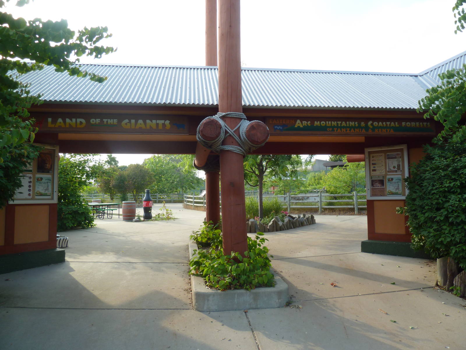 Land of the Giants - Entrance