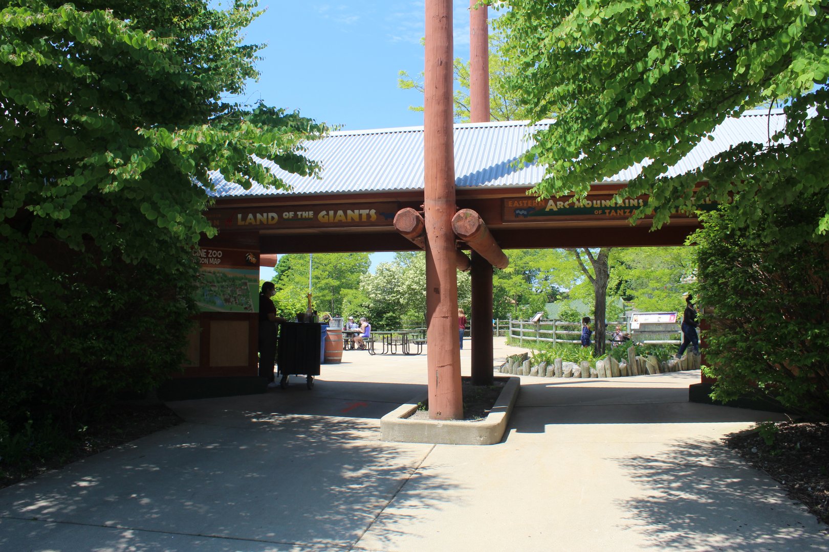 Land of the Giants - Entrance