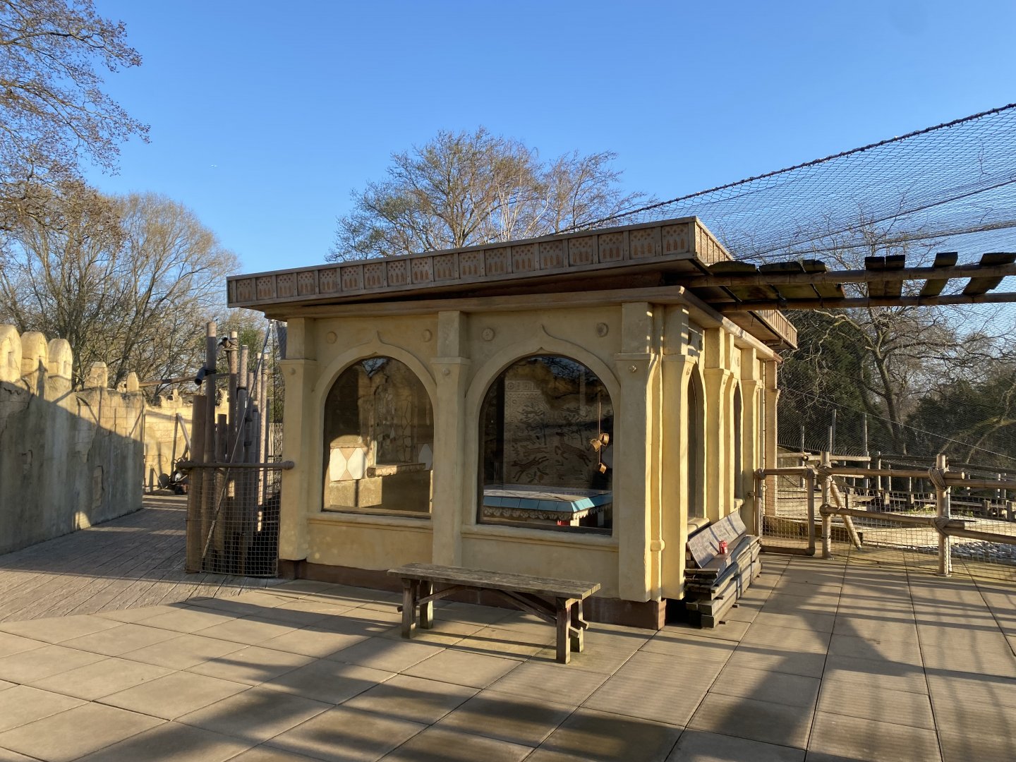 Land of the Lions (early morning) - Grey langur exhibit 190322