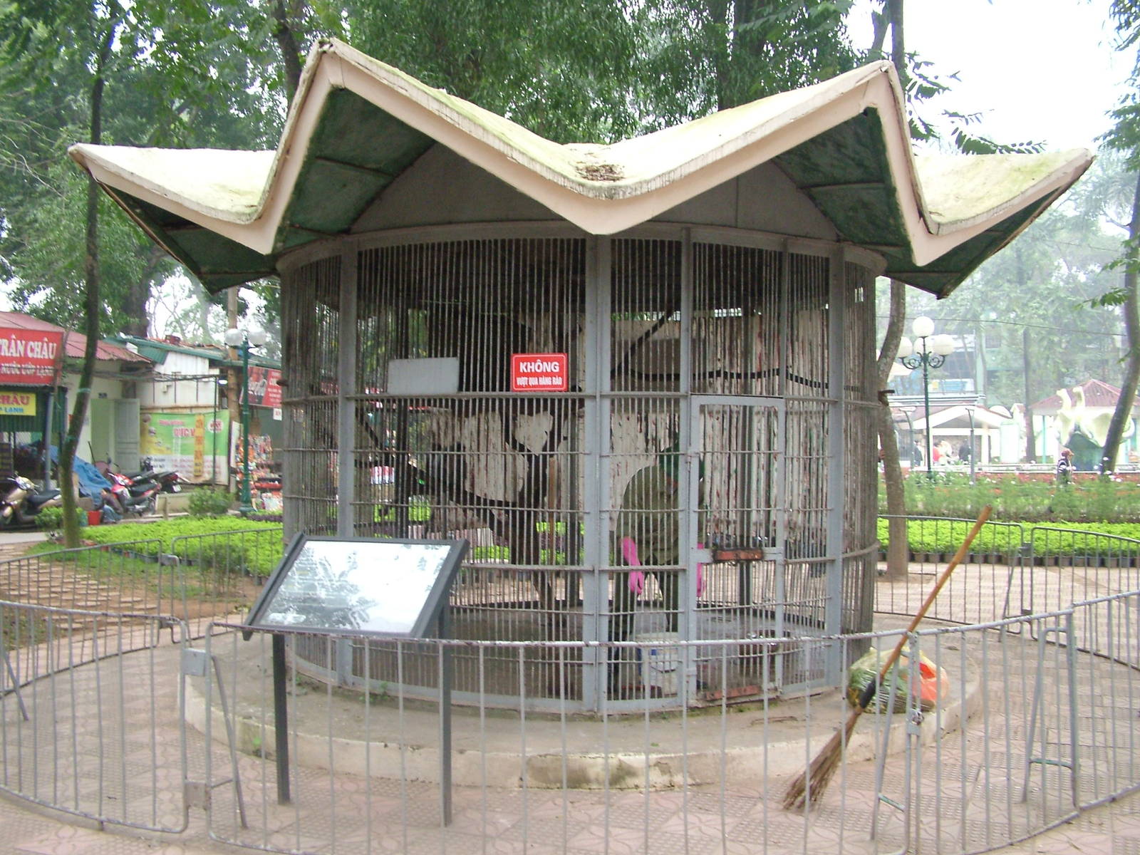 Langur Exhibit at Hanoi Zoo, 15/03/12