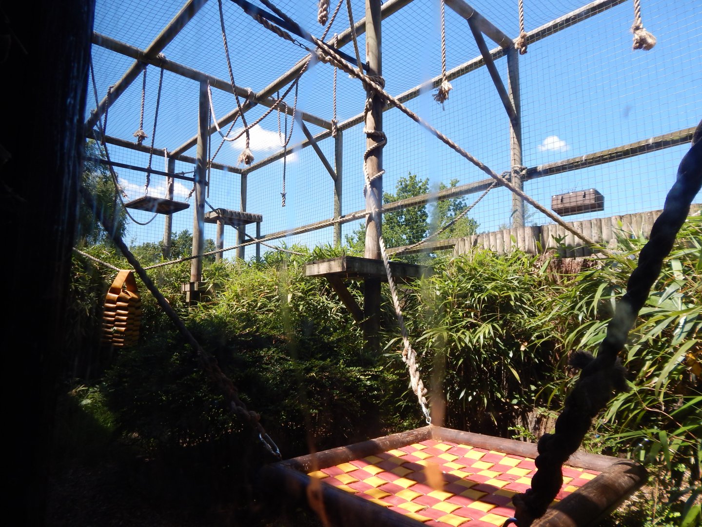 Lar enclosure 100722