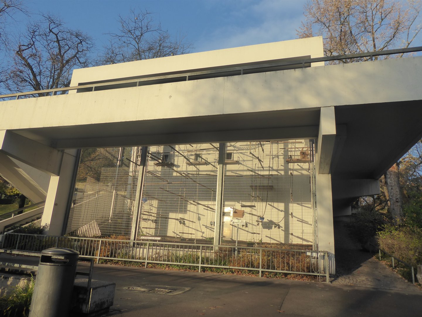 Lar gibbon enclosure 011218