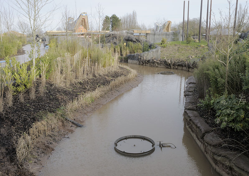 Lazy River with mechanism for boats