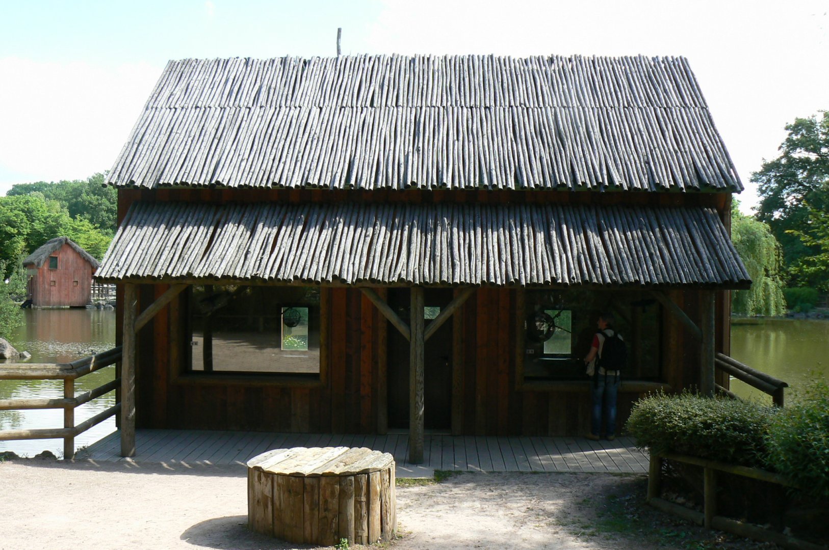 Le Pal - White-handed gibbons house