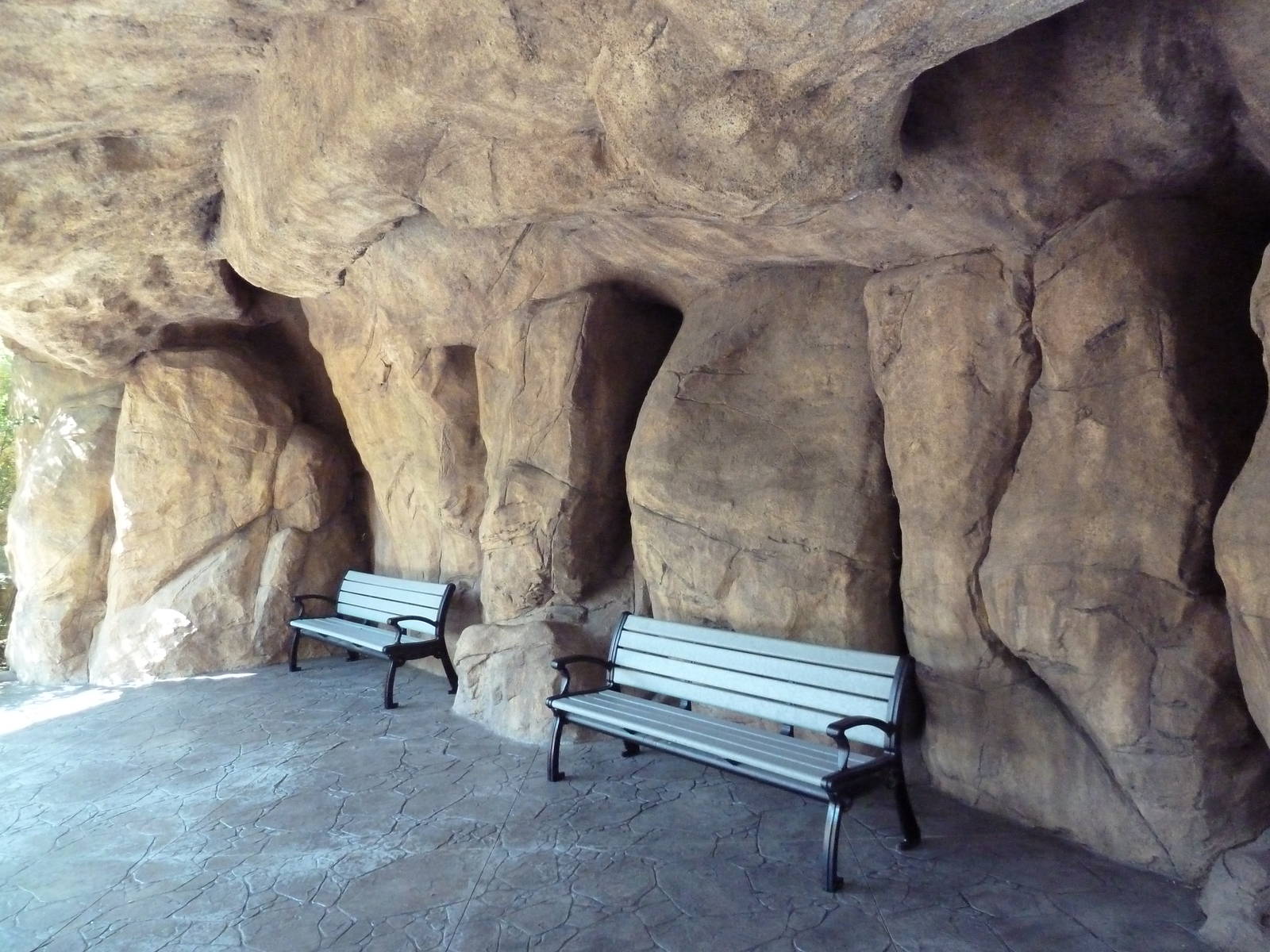 Legends Of The Wild - Waterfall Walkway