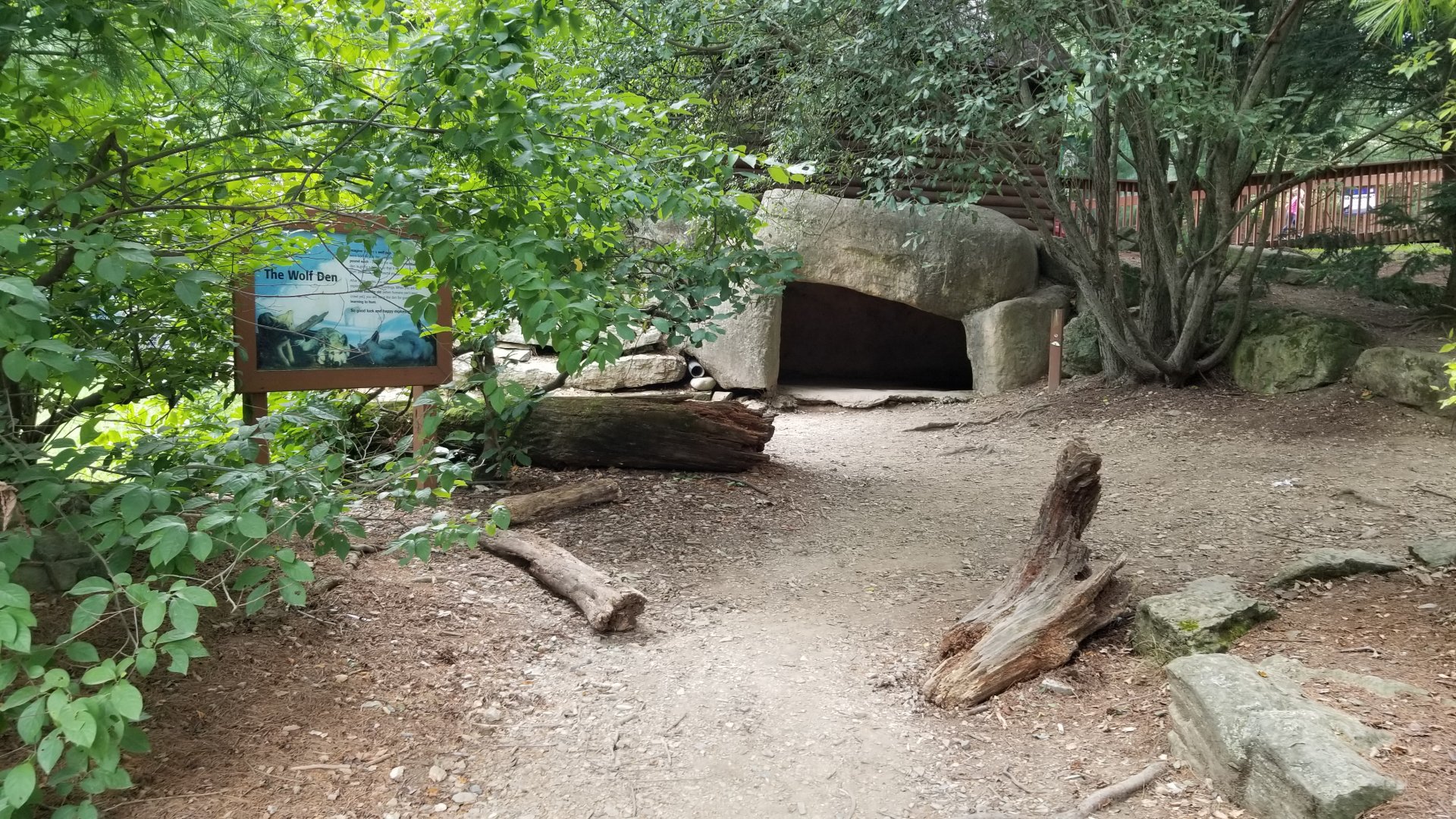 Lehigh Valley Zoo - "wolf den" for kids