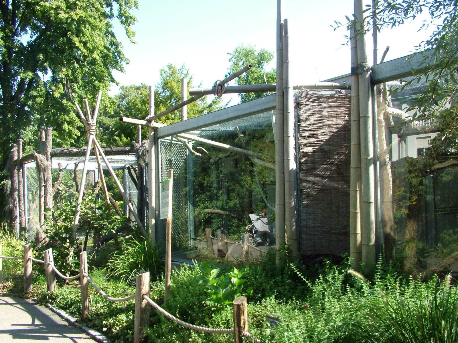 Lemur enclosures at Mulhouse 29/08/09