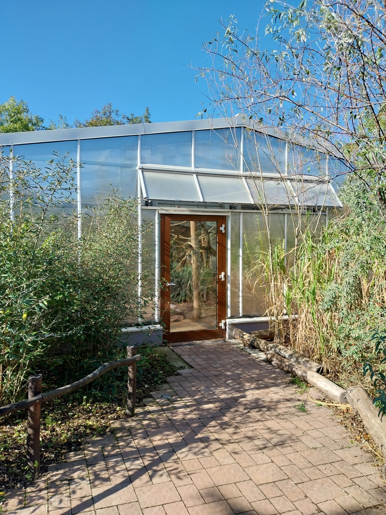 Lemur House - Former entrance