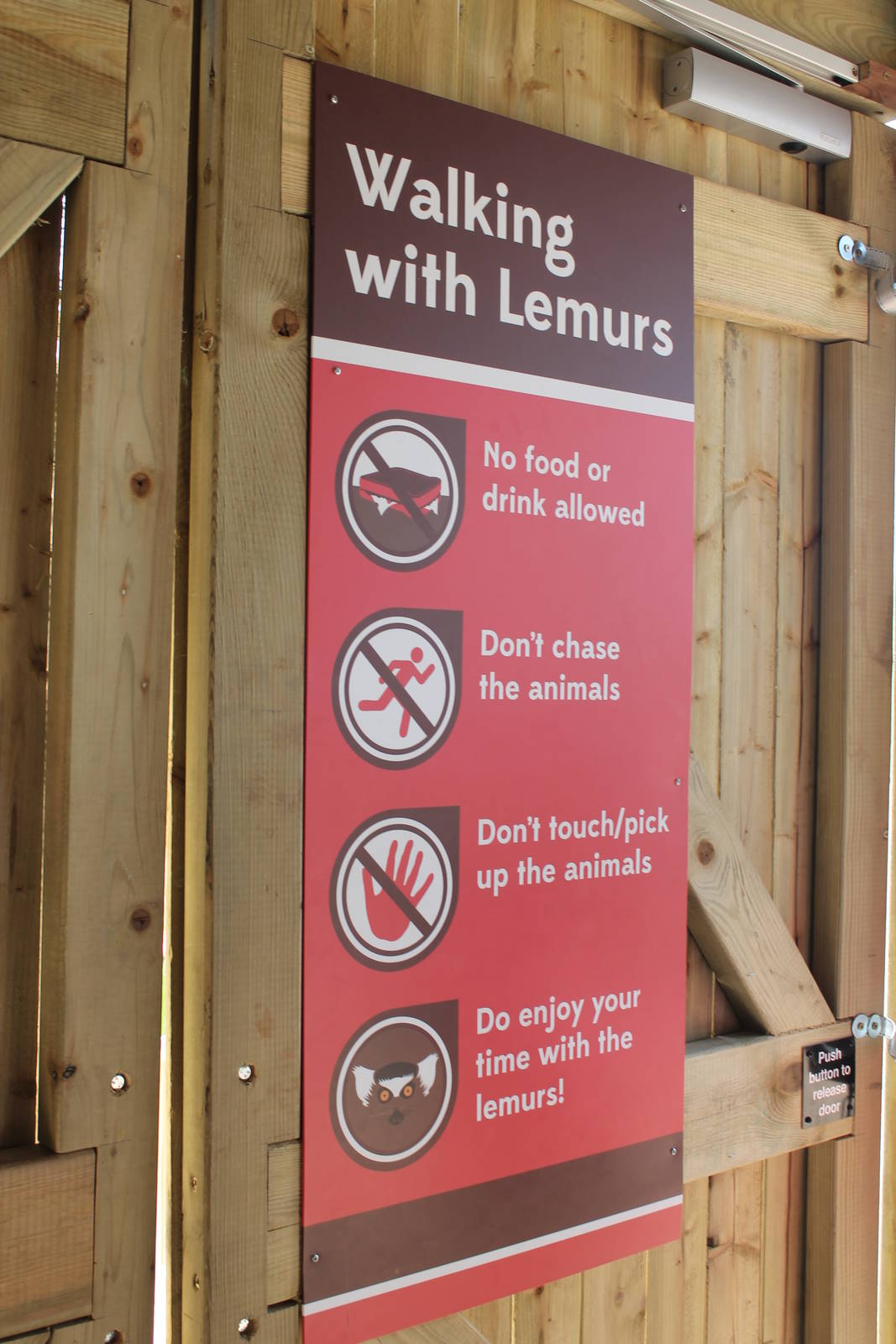 lemur walkthrough signage 2013