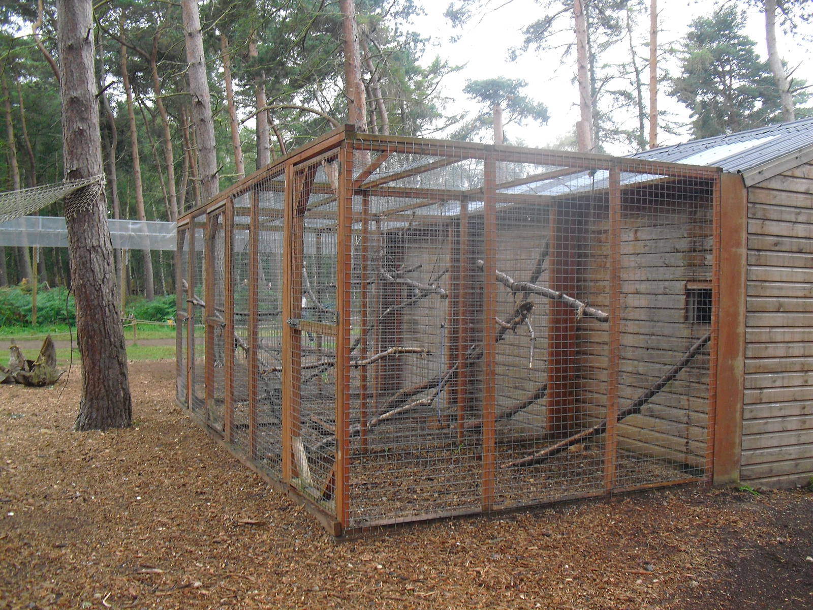 Lemur Woods - Lemur Cages (?) - 06/09/2011