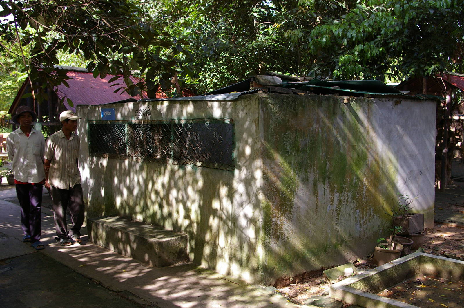 leopard cat cage, Angkor Zoo