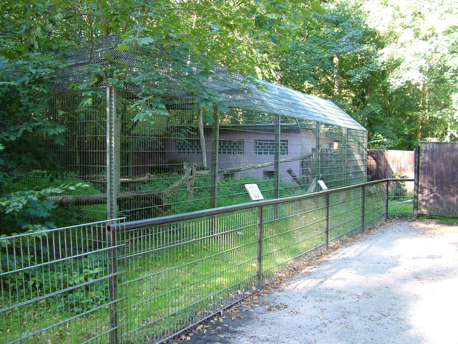 Leopard enclosure at Luebeck Tierpark 2007