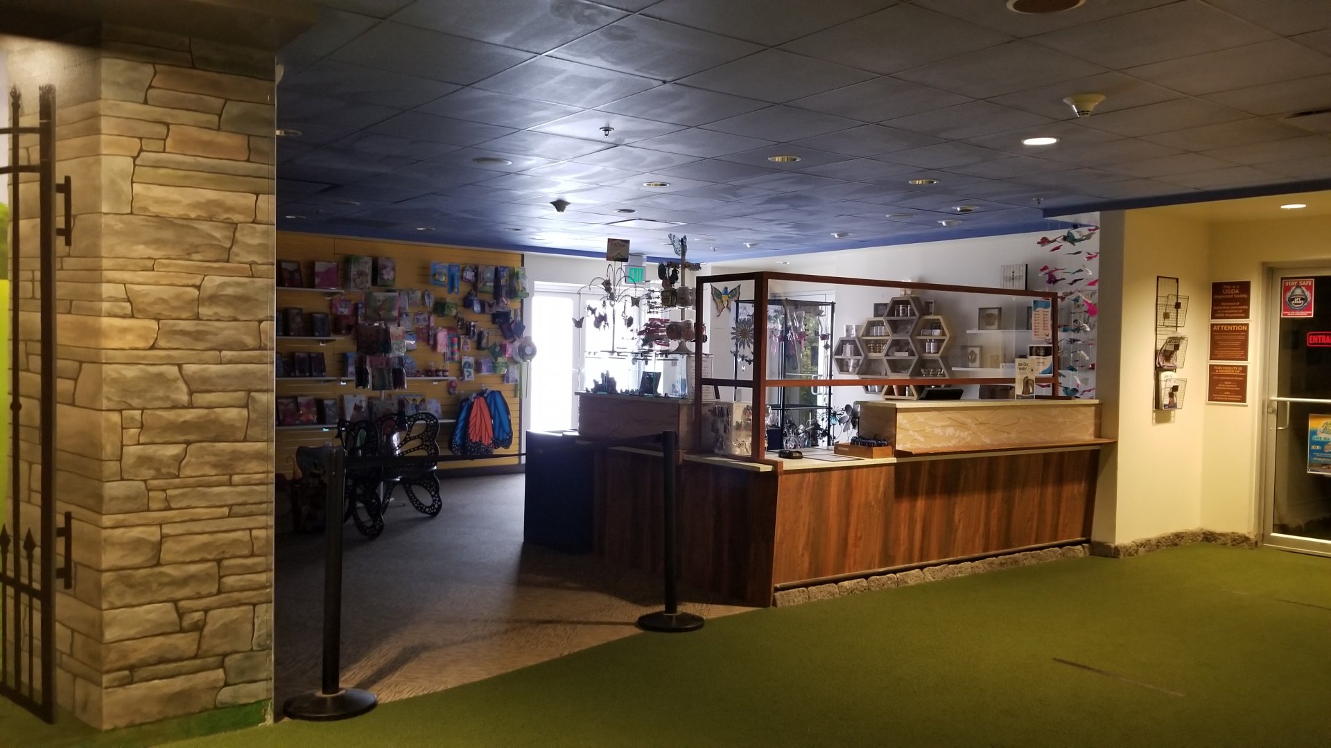 LI Aquarium, Butterfly exhibit - Gift shop