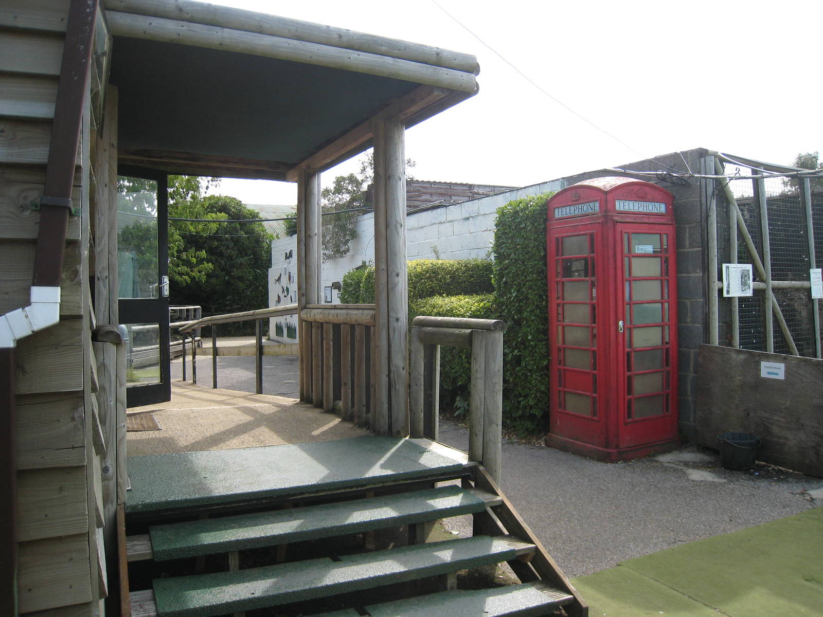Liberty`s Owl , Raptor and Reptile Centre.