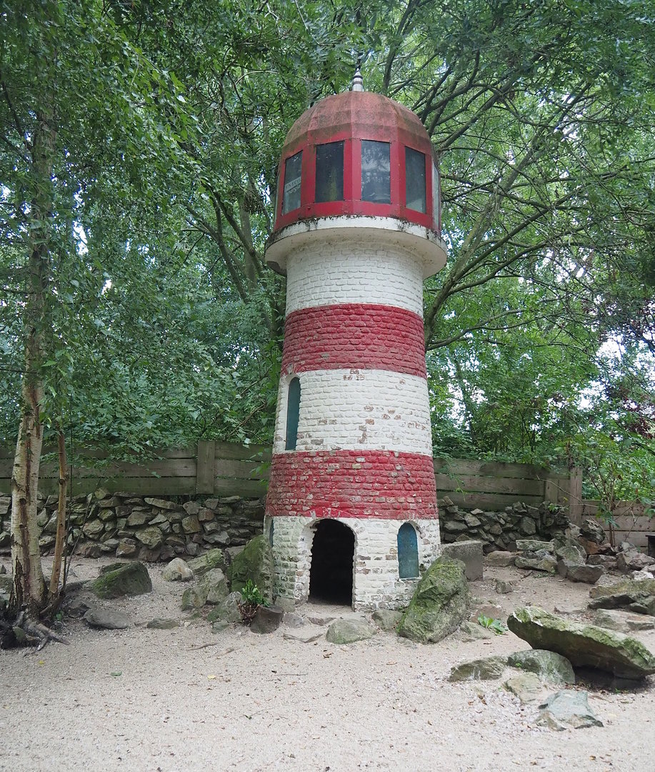 Lighthouse with penguin nesting box, 2022-08-28