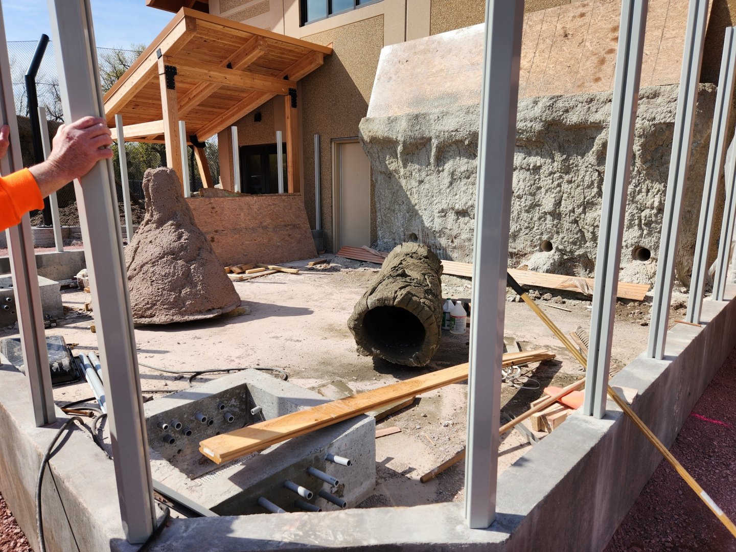 Lion Construction - Outdoor Meerkat habitat