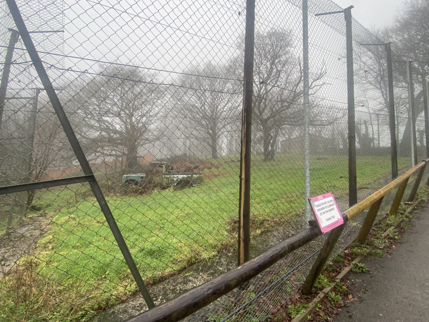 Lion enclosure 140224
