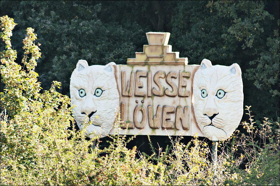 Lion-Gate at Serengeti Park