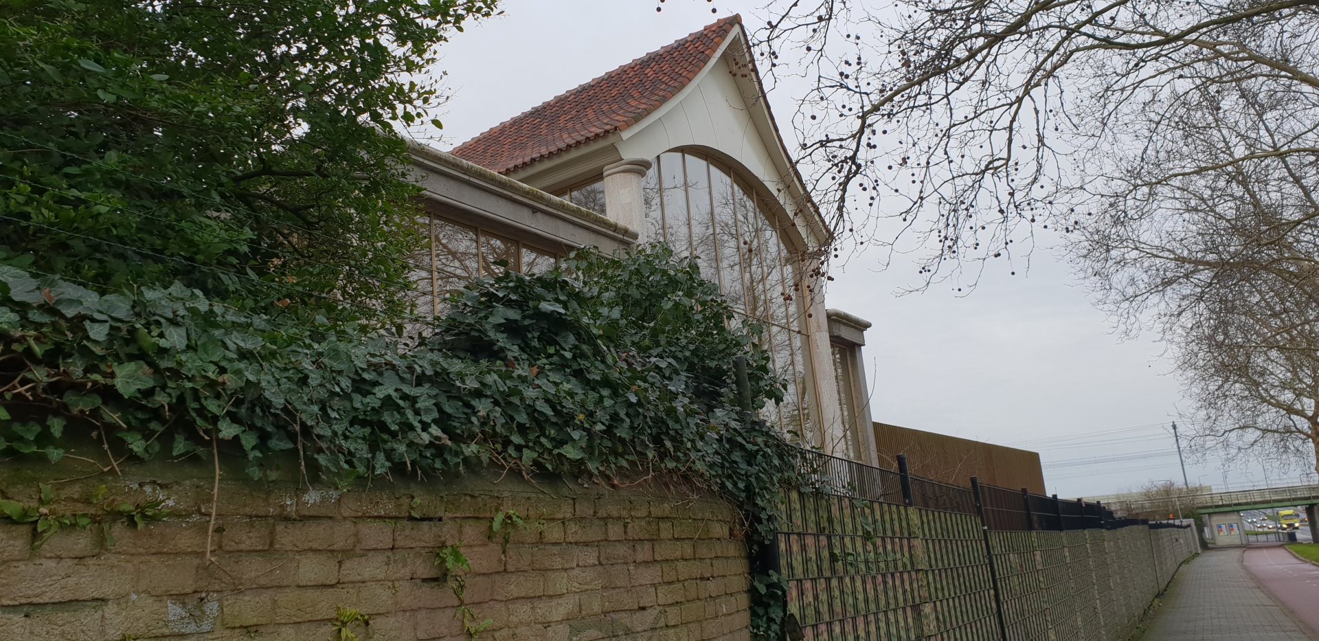 Lion-house as seen from the out-side of the zoo