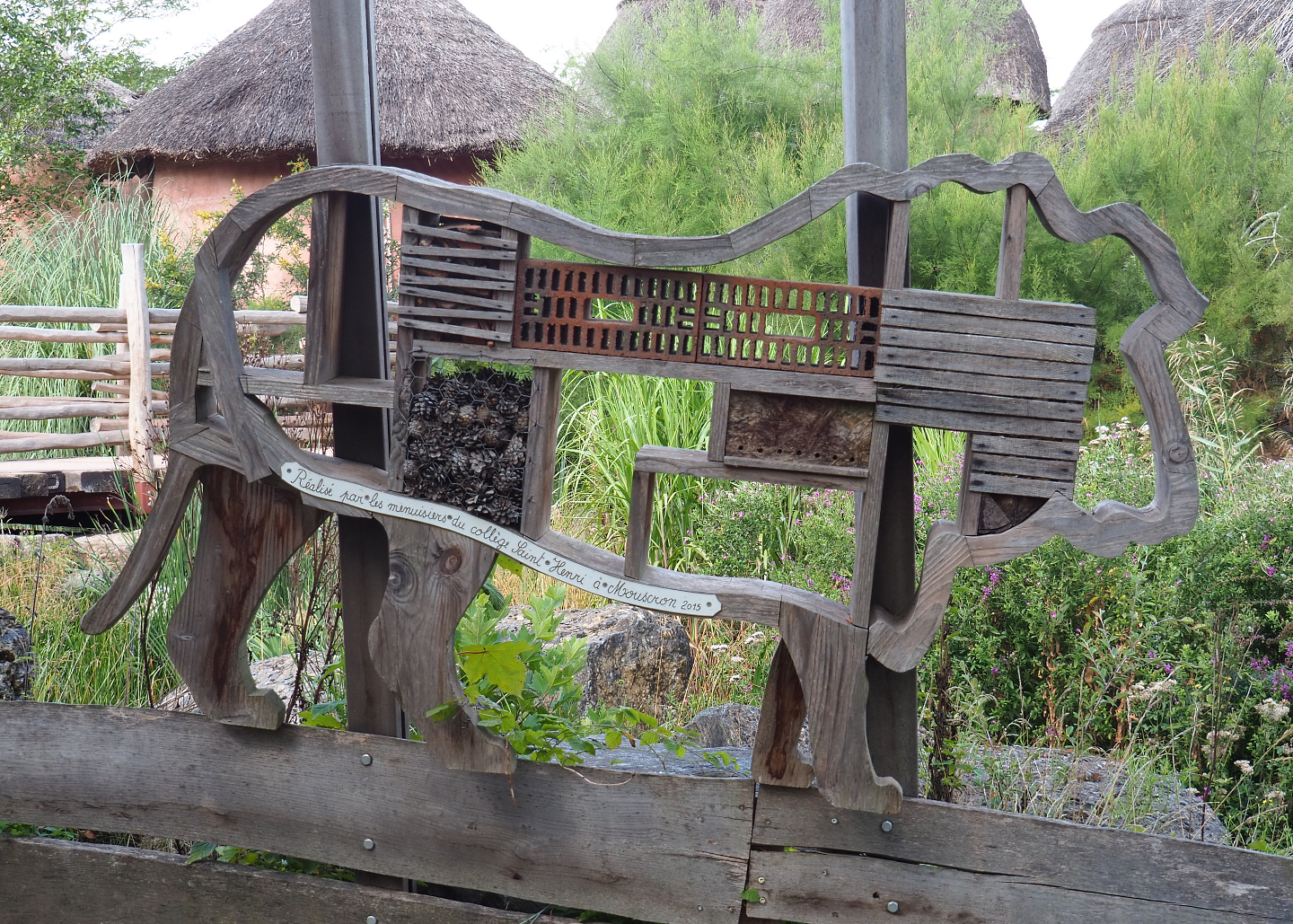 Lion-shaped insect hotel, 2020-09-02