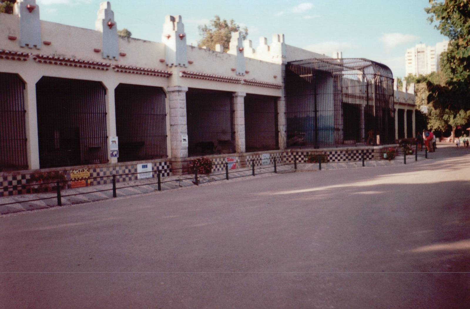 Lisbon Zoo 1997 - Old feline cages