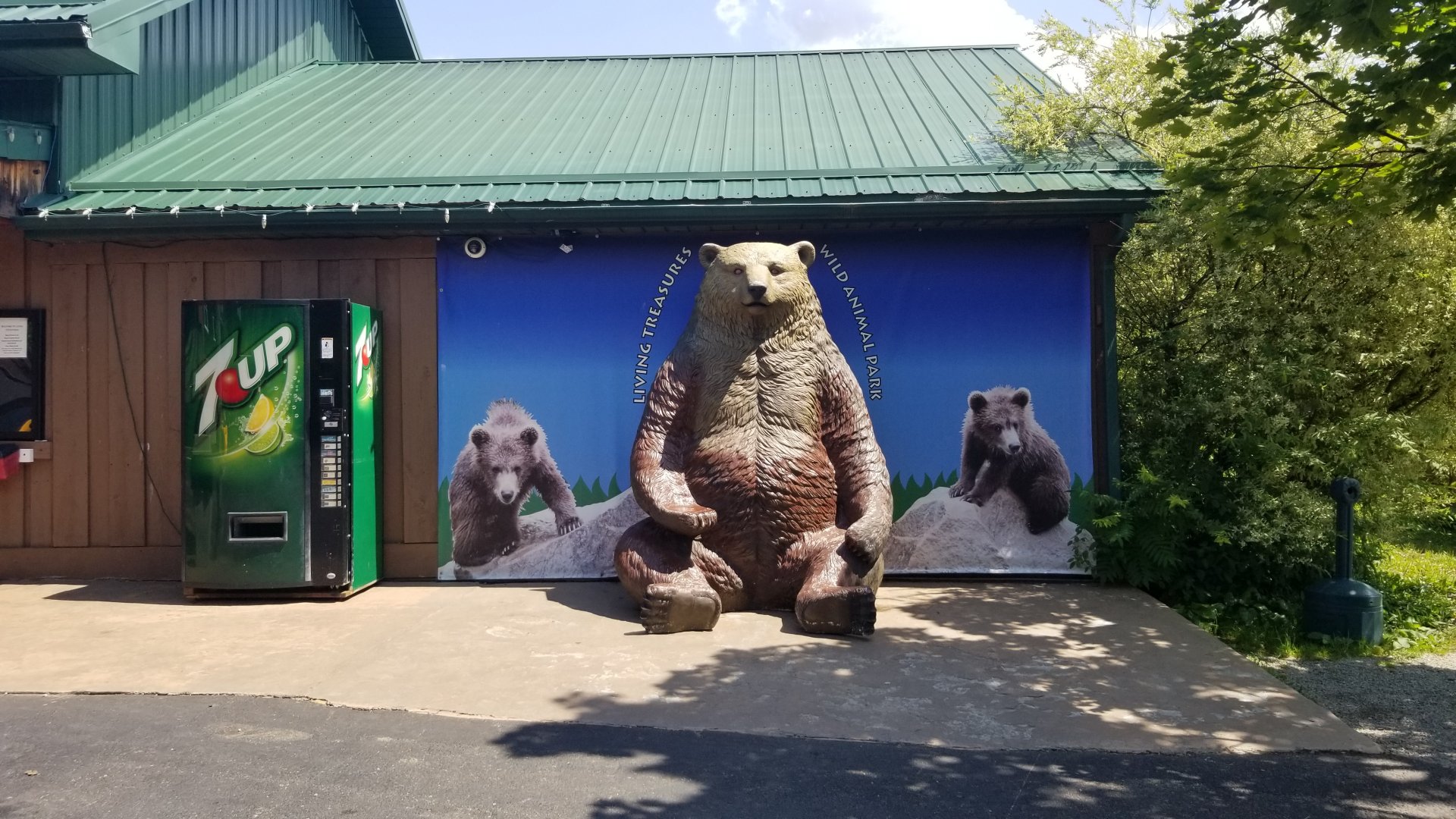 Living Treasures LH - Portrait spot outside entrance