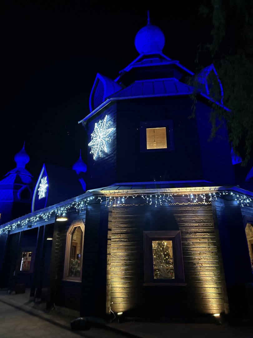 L’Izba ‘by night’