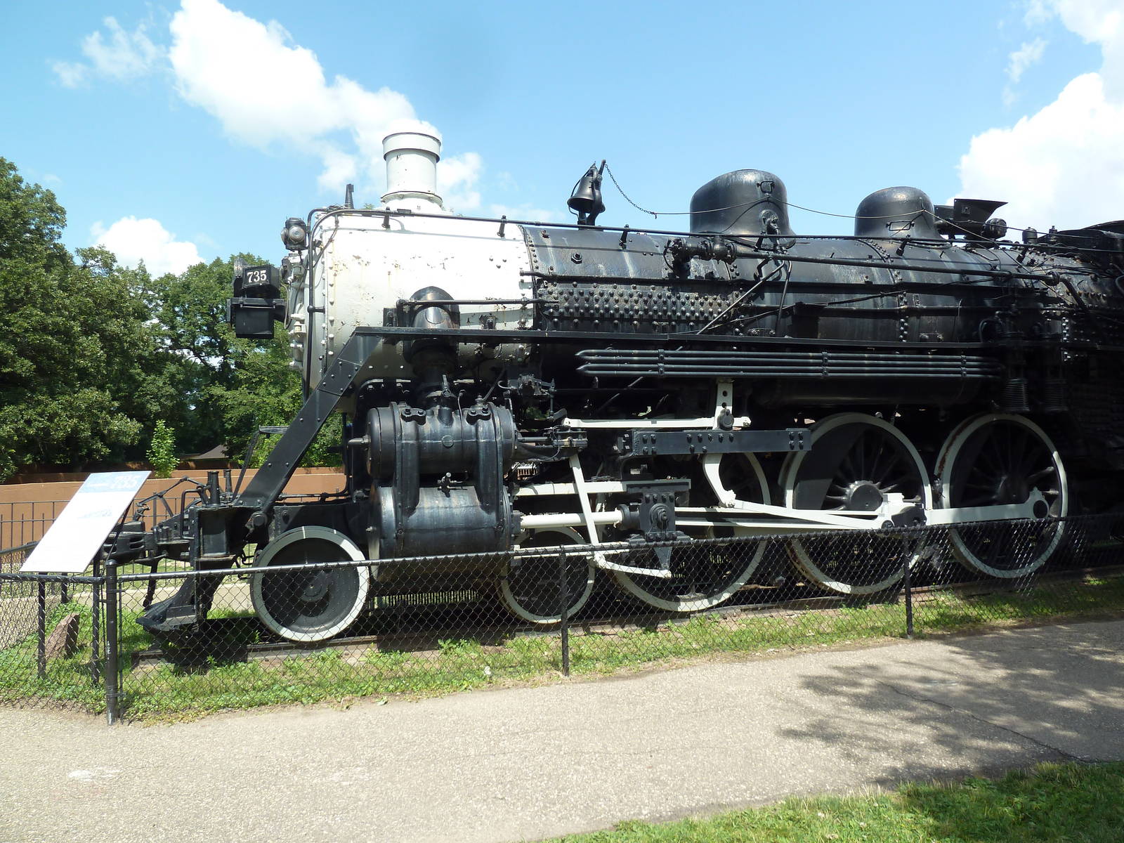 Locomotive 735