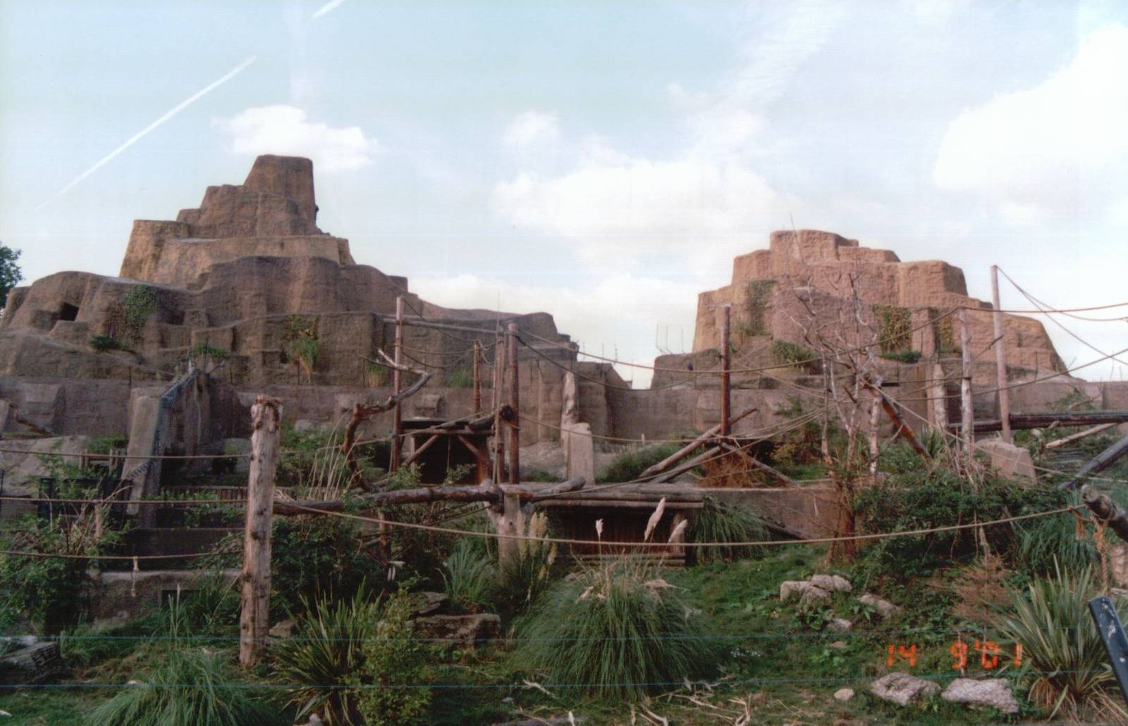 London Zoo 2001 - The historic Mappin Terraces