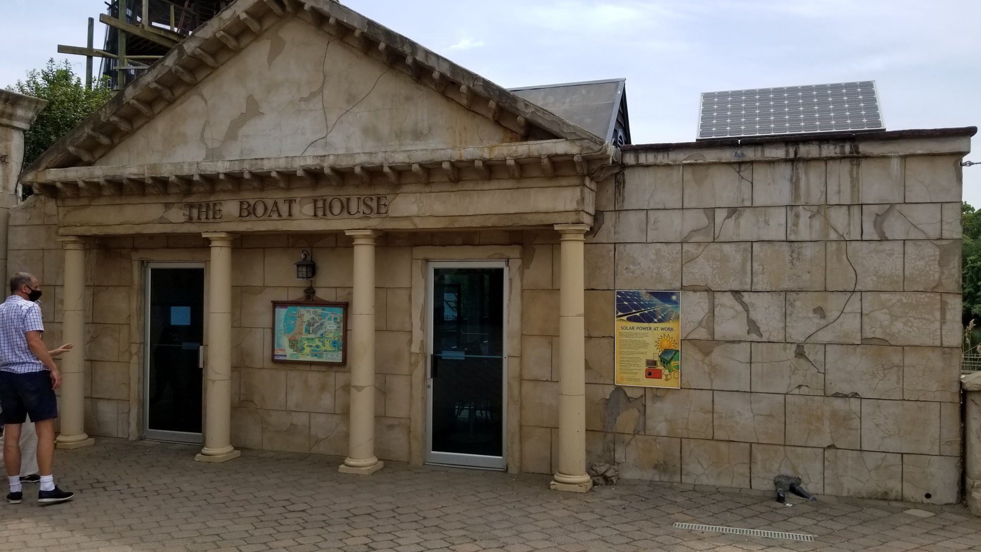Long Island Aquarium - Boat House