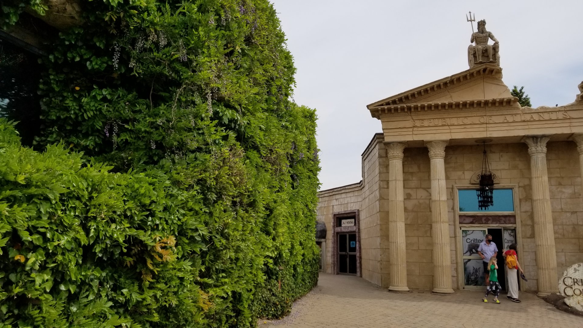 Long Island Aquarium - Critter Corner