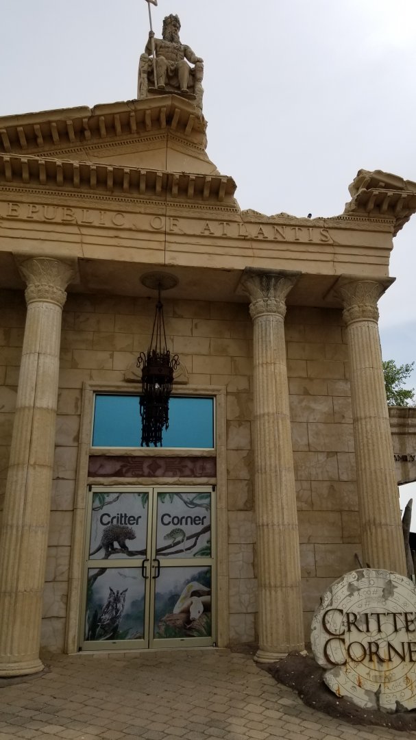 Long Island Aquarium - Critter Corner