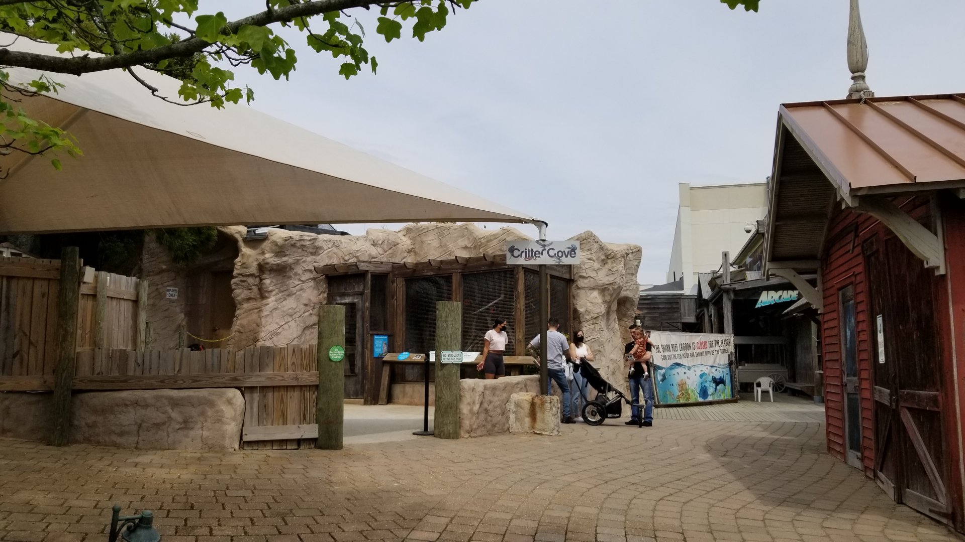 Long Island Aquarium - Critter Cove on left, arcade on right