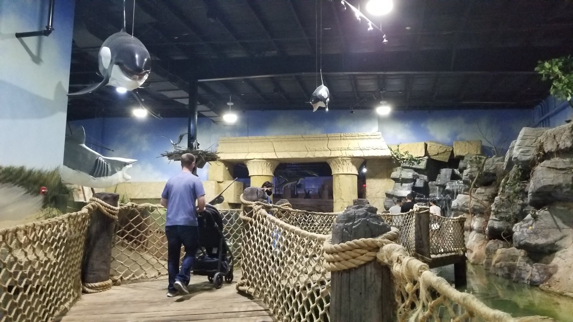 Long Island Aquarium - lagoon