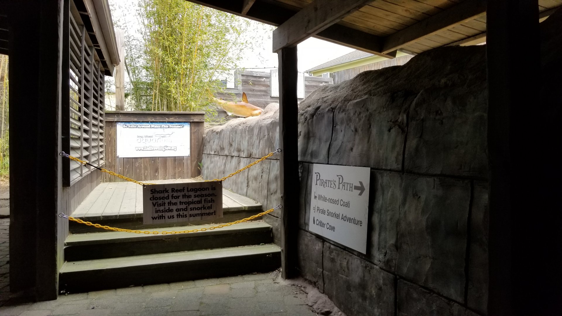 Long Island Aquarium - Shark Reef lagoon