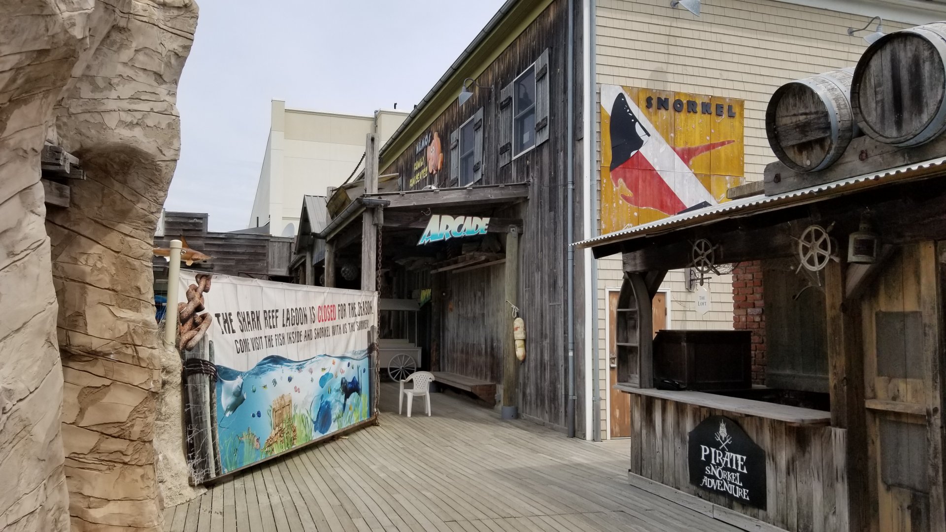 Long Island Aquarium - Snorkel adventure on left, arcade on right