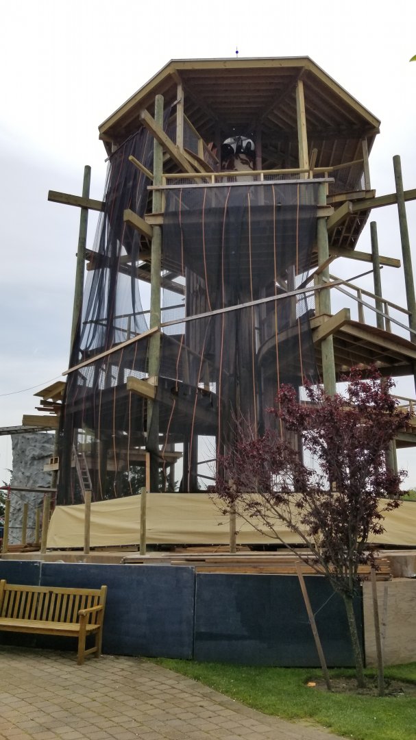 Long Island Aquarium - Some sort of climbing platform being built