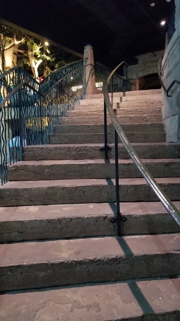 Long Island Aquarium - stairs